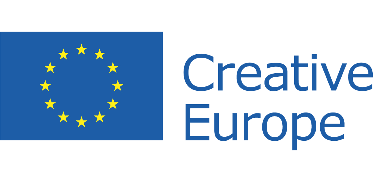 KI generiert: Das Bild zeigt das Logo von "Creative Europe", das aus der europäischen Flagge mit einem Kreis aus goldenen Sternen auf blauem Hintergrund und dem Text "Creative Europe" besteht. Es steht für ein Programm der Europäischen Union zur Förderung der Kultur- und Kreativbranche.