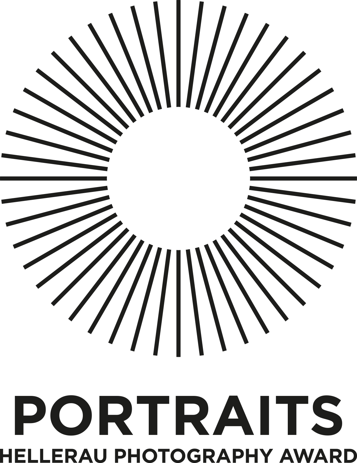 KI generiert: Das Bild zeigt ein Logo mit einem zentralen Kreis, um den Strahlen gleichmäßig verteilt sind, und darunter den Text "PORTRAITS Hellerau Photography Award". Der Hauptinhalt ist der Hinweis auf einen Fotografiepreis.